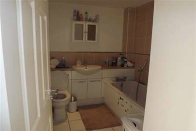  Image of 5 bedroom Property to rent in Albanwood Watford WD25 at Watford, WD25 7BZ